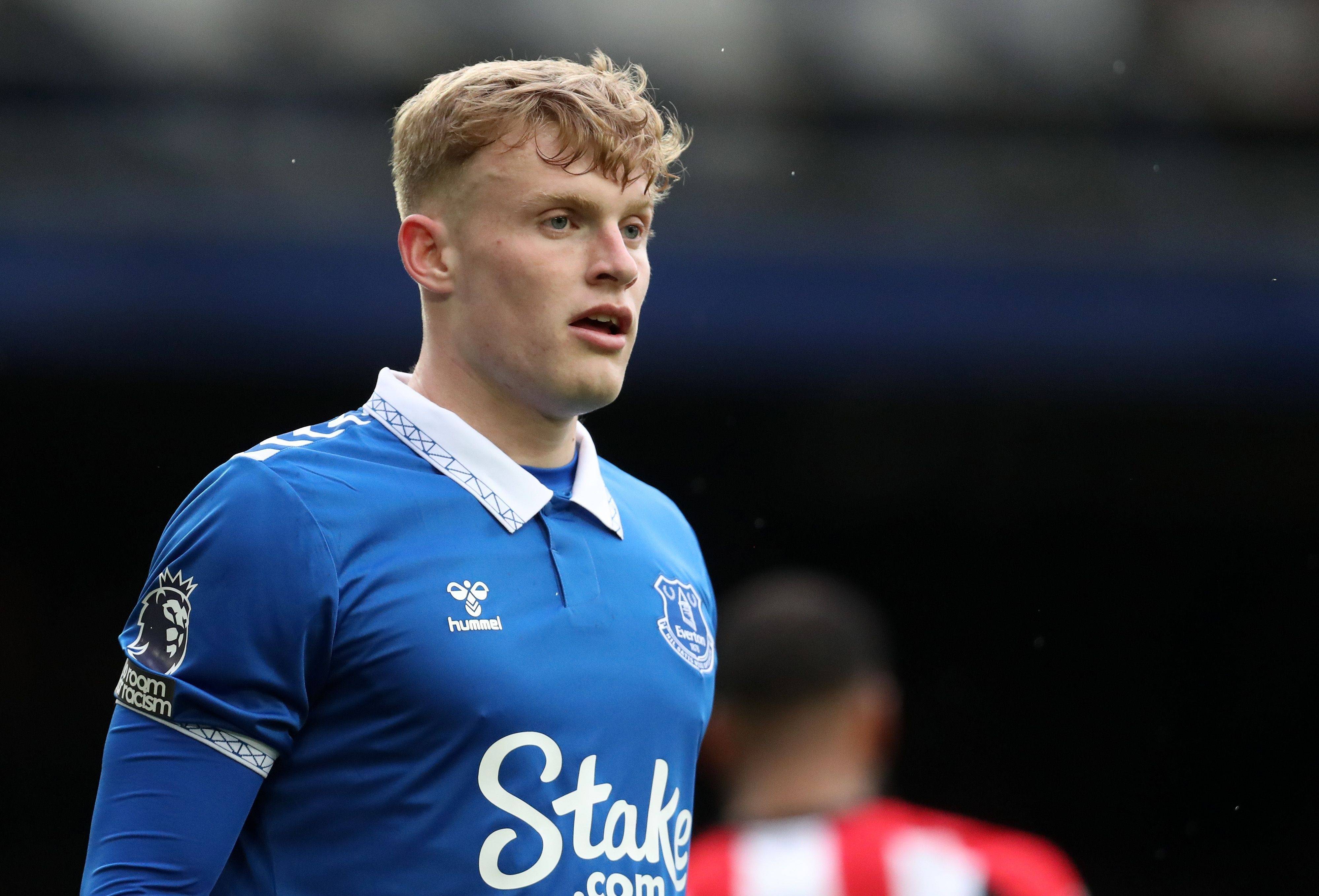 包含刚刚！阿扎伦卡爆冷击败热火清晨曼联调整名单以备法甲，密尔沃基雄鹿止住颓势备战欧超杯的词条