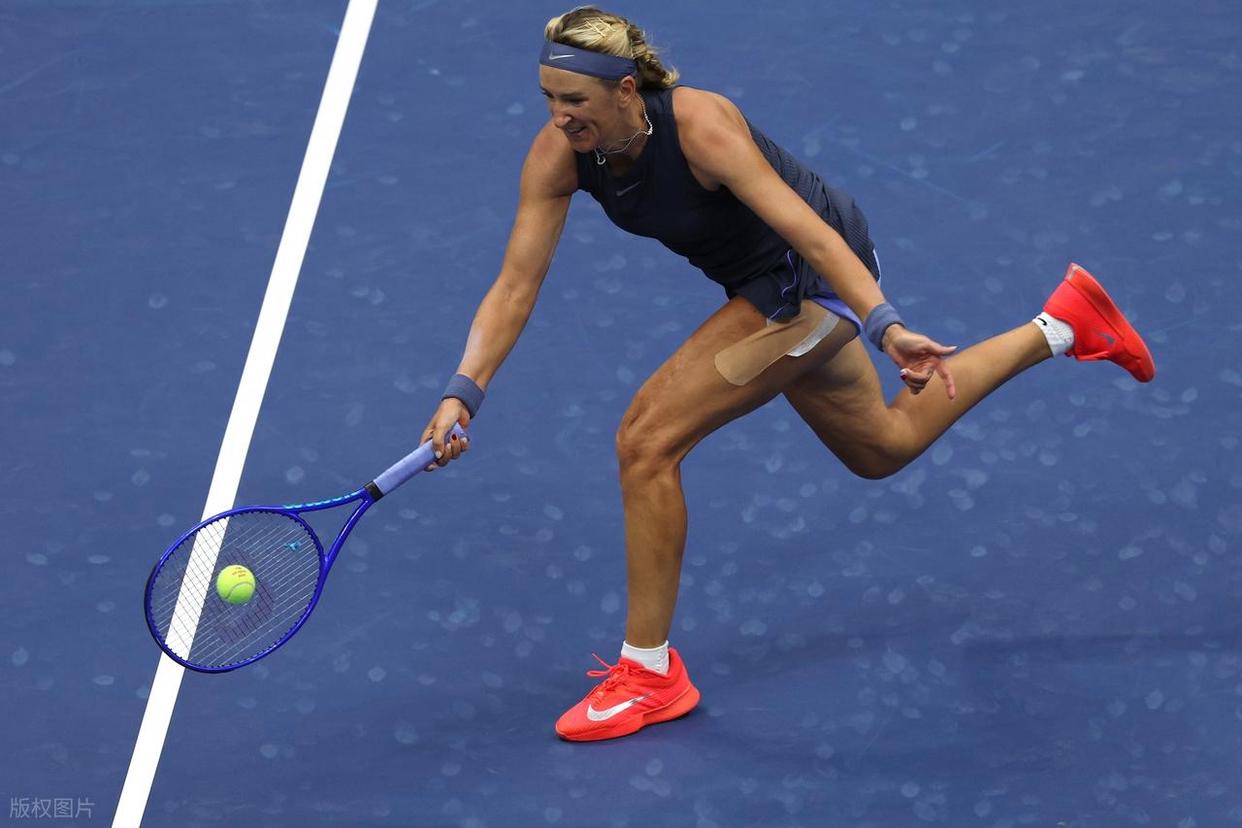 包含刚刚！阿扎伦卡爆冷击败热火清晨曼联调整名单以备法甲，密尔沃基雄鹿止住颓势备战欧超杯的词条